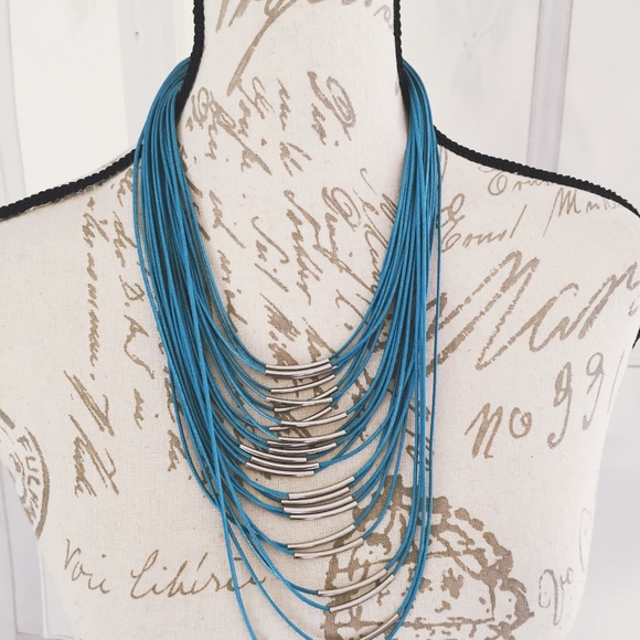 Charming Charlie Strand Necklace Silver NWT - Picture 2 of 3